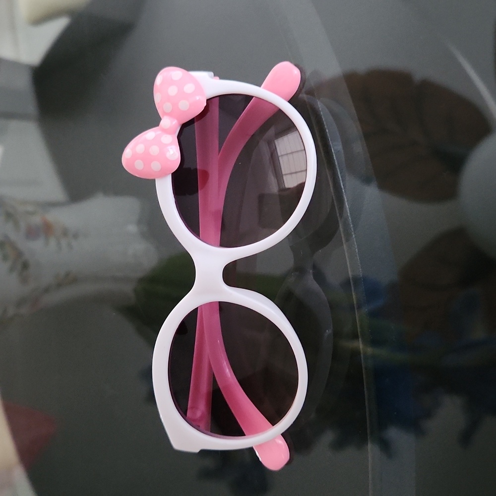 NWOT Disney Minnie Mouse sunglasses